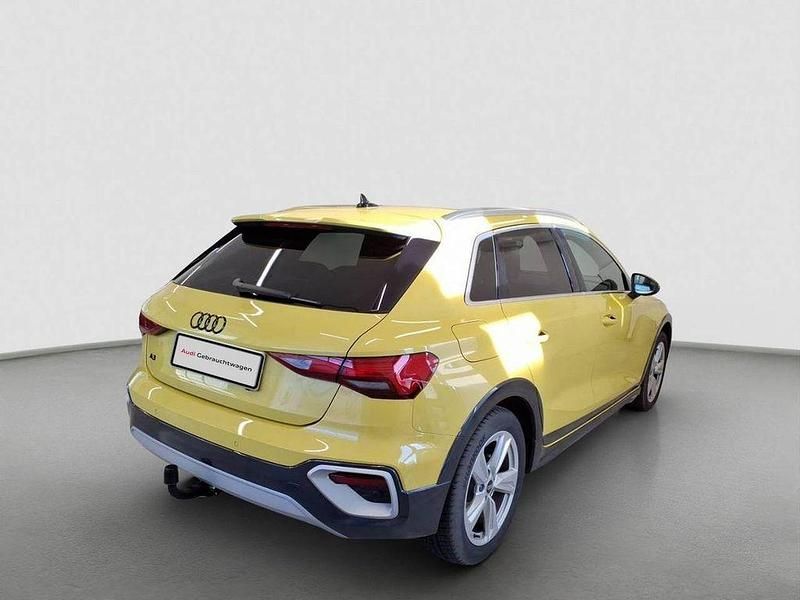 Gebraucht Audi A3 Ambiente 150 PS (110 kW) 2025 Gelb Limousine