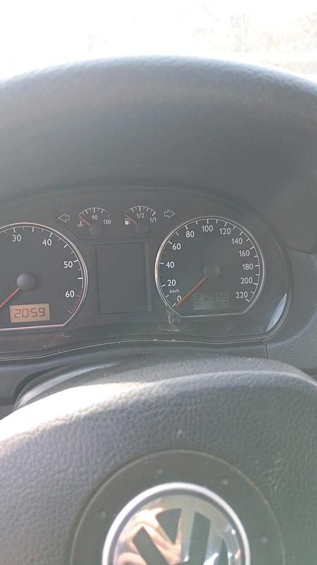 Gebraucht VW Polo 64 PS (47 kW) 2004 Blau Kleinwagen