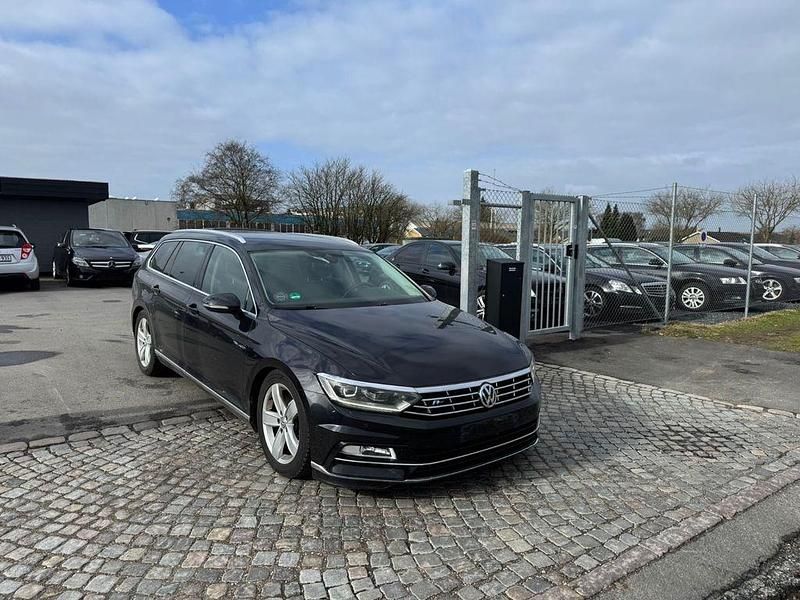 Gebraucht VW Passat Highline 220 PS (161 kW) 2015 Schwarz Kombi