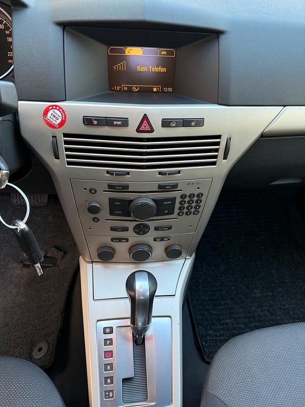 Gebraucht Opel Astra 120 PS (88 kW) 2007 Grau Kombi