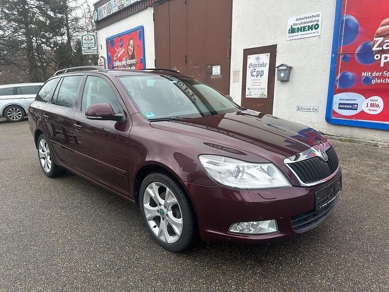 Gebraucht Skoda Octavia Ambiente 105 PS (77 kW) 2010 Rot Kombi