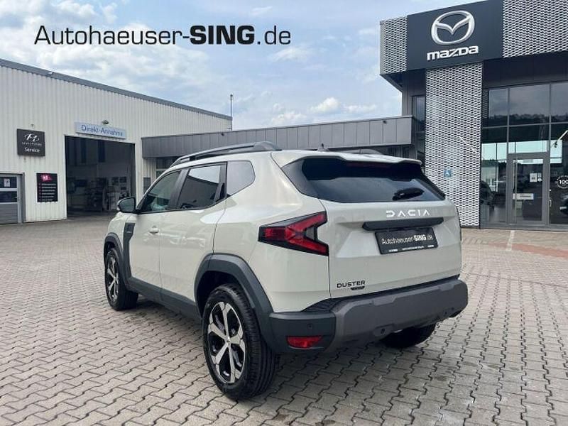 Neu Dacia Duster Journey 140 PS (102 kW) 2025 Beige SUV