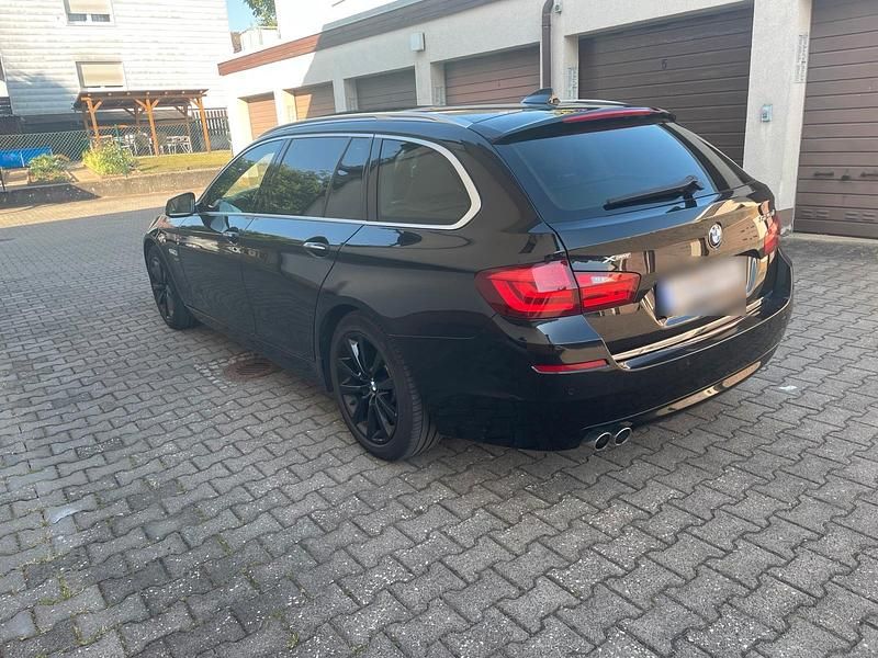 Gebraucht BMW 525 218 PS (160 kW) 2012 Schwarz Kombi