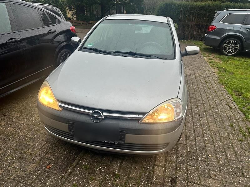 Silber Gebraucht 2003 Opel Corsa Kleinwagen | 2.200 € (Etwas zu teuer) - Bild 1/4