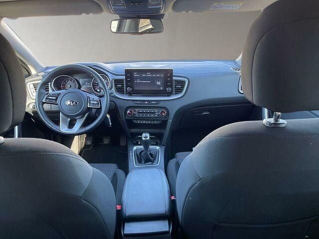 Second-hand Kia Ceed Active 120 CP (88 kW) 2021 Gri Hatchback