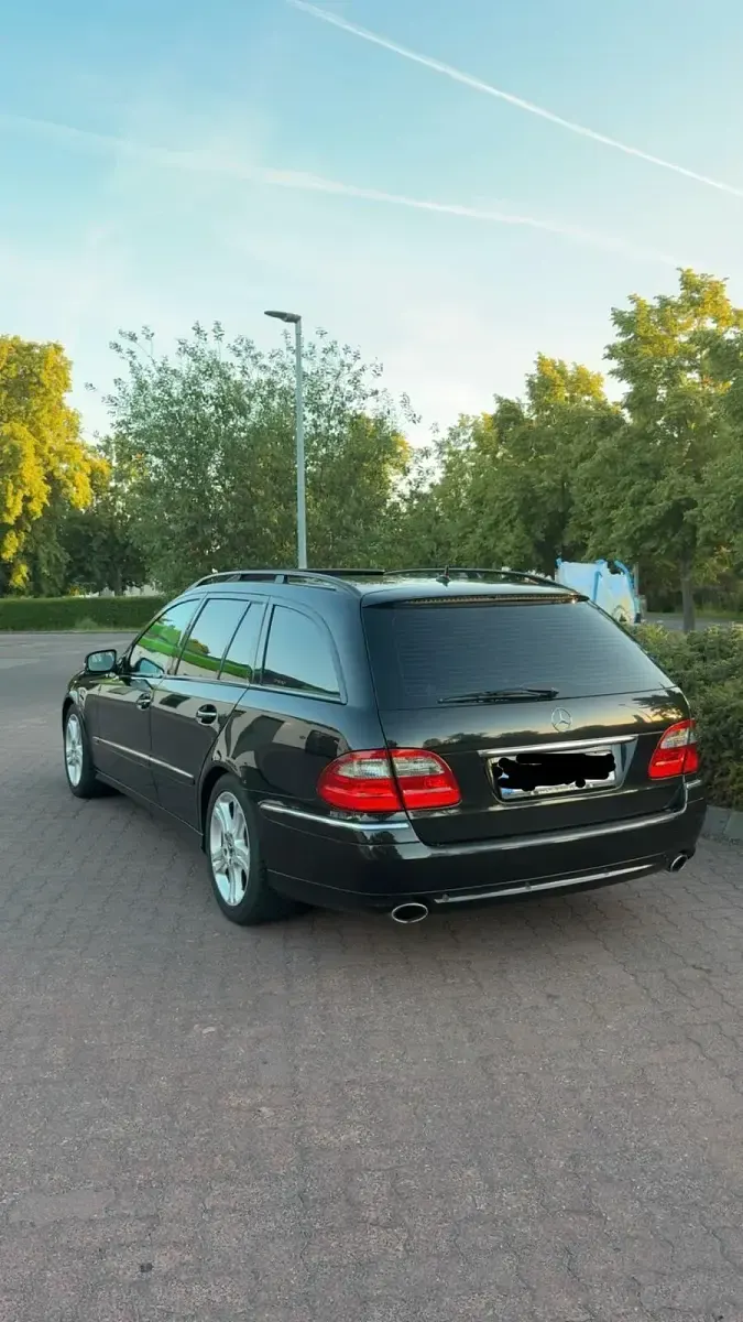 Gebraucht Mercedes E320 Avantgarde 224 PS (164 kW) 2008 Schwarz Kombi