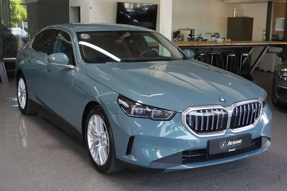 Gebraucht BMW i5 Sport Line 250 kW (340 PS) 2024 Cape york grün metallic Limousine