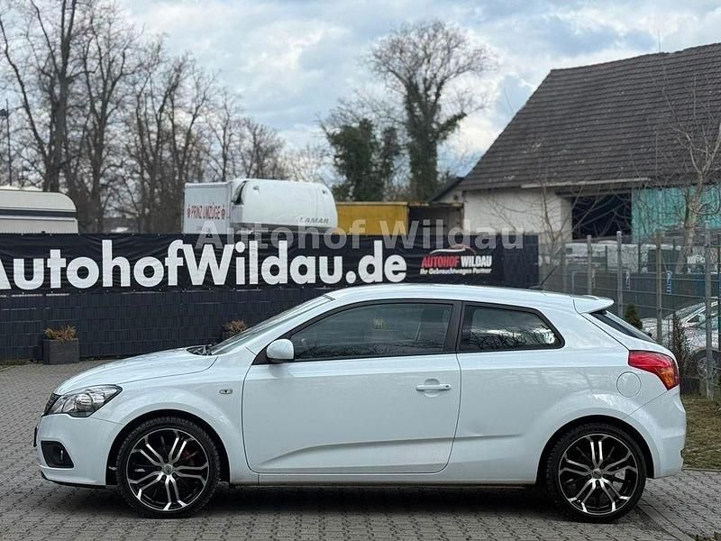 Gebraucht Kia ProCeed Edition 7 90 PS (66 kW) 2011 Weiß Kleinwagen