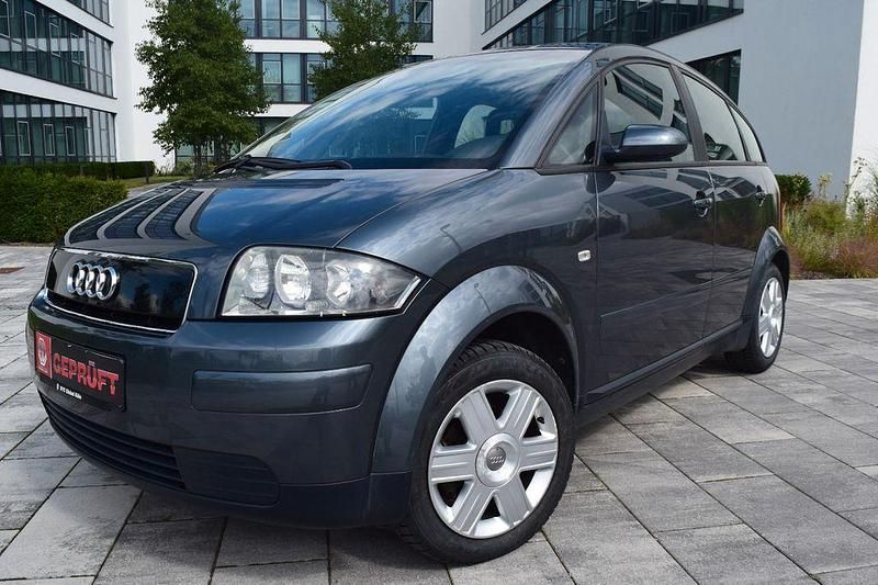 Grau Gebraucht 2002 Audi A2 Kleinwagen | 2.900 € (Etwas zu teuer) - Bild 1/4