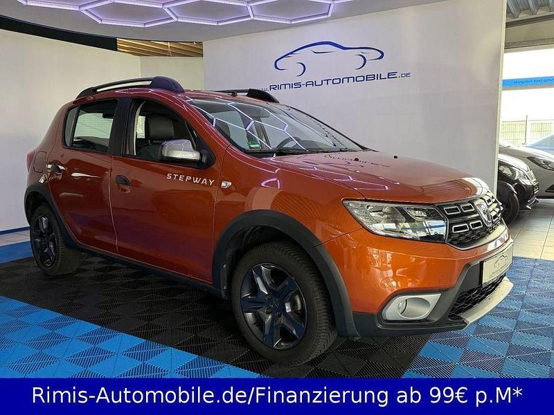 Gebraucht Dacia Sandero Celebration 90 PS (66 kW) 2017 Orange SUV