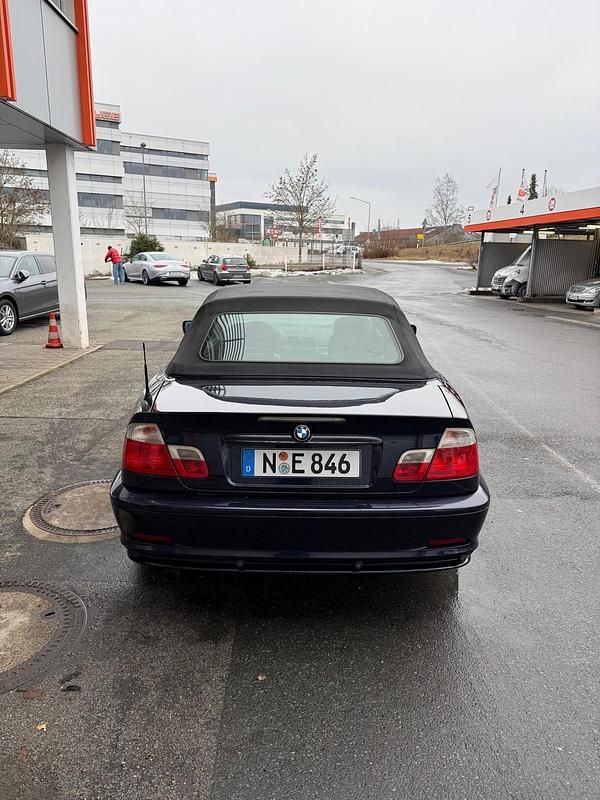 Gebraucht BMW 318 Cabriolet 150 PS (110 kW) 2002 Blau Cabrio