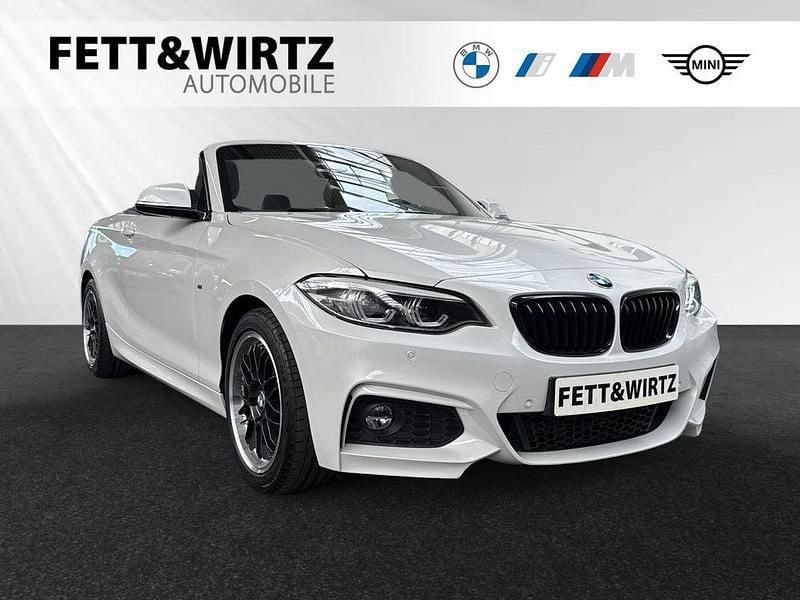 Mineralweiss metallic Gebraucht 2019 BMW 218 M Sport Cabrio | 25.890 € (Fairer Preis) - Bild 1/3