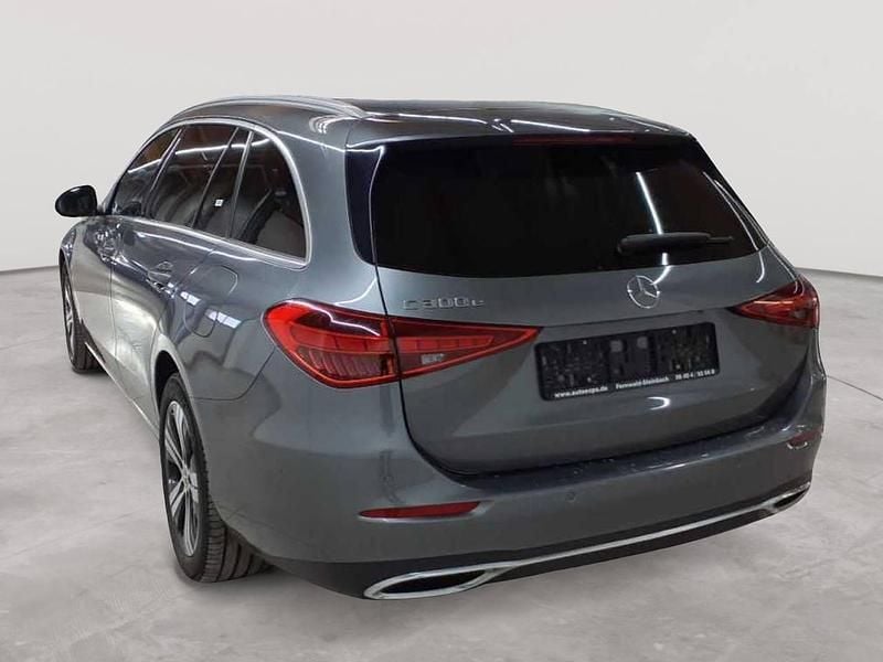 Gebraucht Mercedes C300e Avantgarde 204 PS (150 kW) 2023 Selenitgrau metallic Kombi