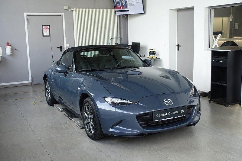 Grau Gebraucht 2021 Mazda MX5 Selection Cabrio | 24.290 € (Fairer Preis) - Bild 1/4
