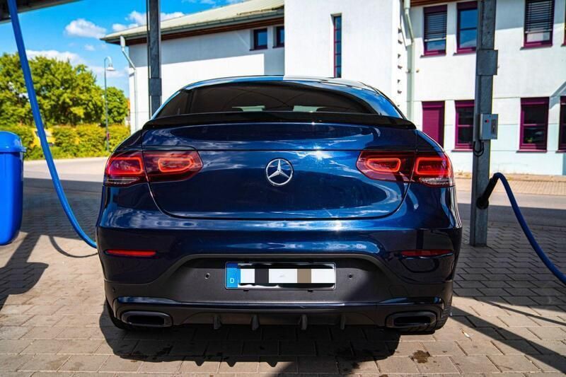 Blau Gebraucht 2020 Mercedes GLC400d Coupé | 52.200 € (Etwas zu teuer) - Bild 1/4