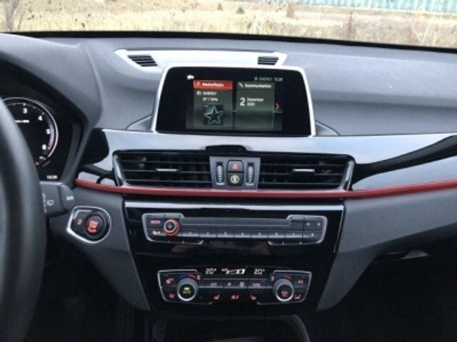 Gebraucht BMW X1 Sport Line 150 PS (110 kW) 2018 Grau metallic SUV