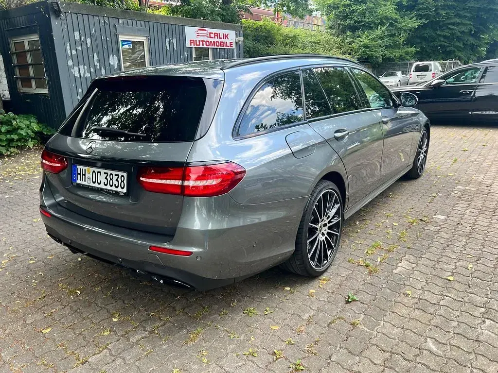 Gebraucht Mercedes E350 AMG line 258 PS (189 kW) 2017 Grau Limousine
