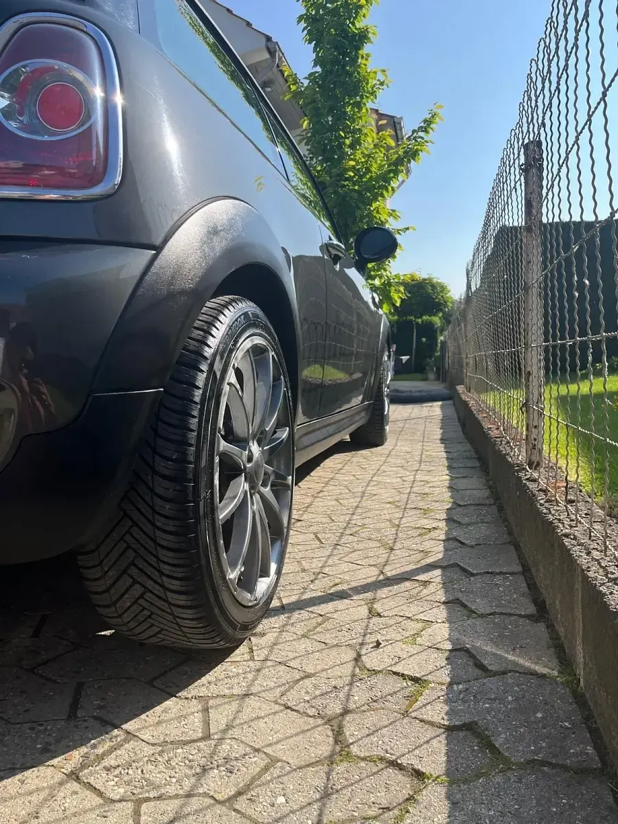 Gebraucht Mini John Cooper Works 211 PS (155 kW) 2010 Grau Kleinwagen