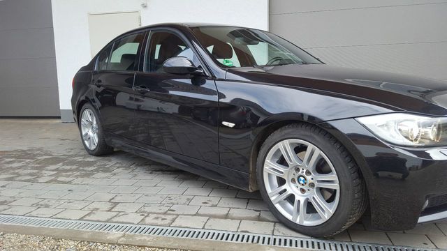 Gebraucht BMW 320 163 PS (119 kW) 2007 Schwarz metallic Limousine