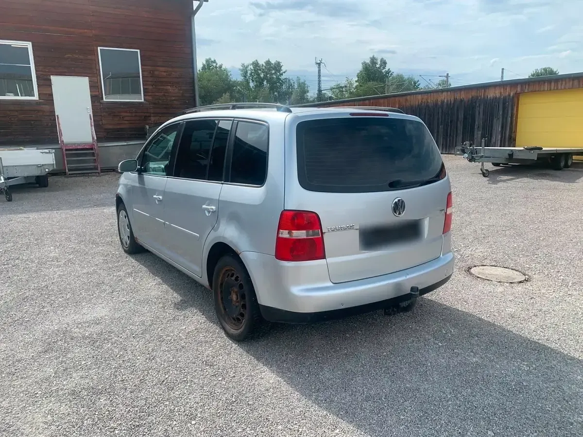Gebraucht VW Touran 105 PS (77 kW) 2003 Silber Van / Kleinbus