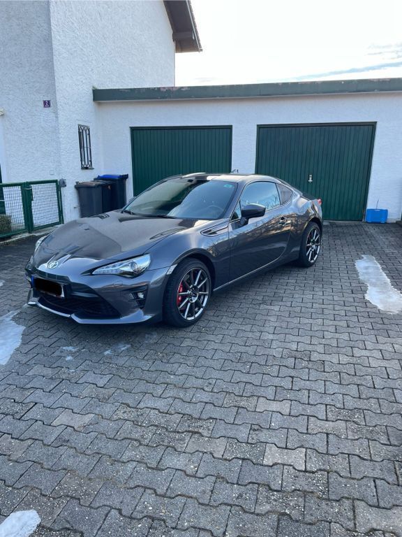 Grau Gebraucht 2019 Toyota GT86 GT Coupé | 28.900 € (Fairer Preis) - Bild 1/4