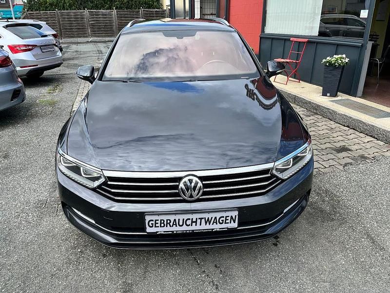 Gebraucht VW Passat 150 PS (110 kW) 2018 Grau Kombi