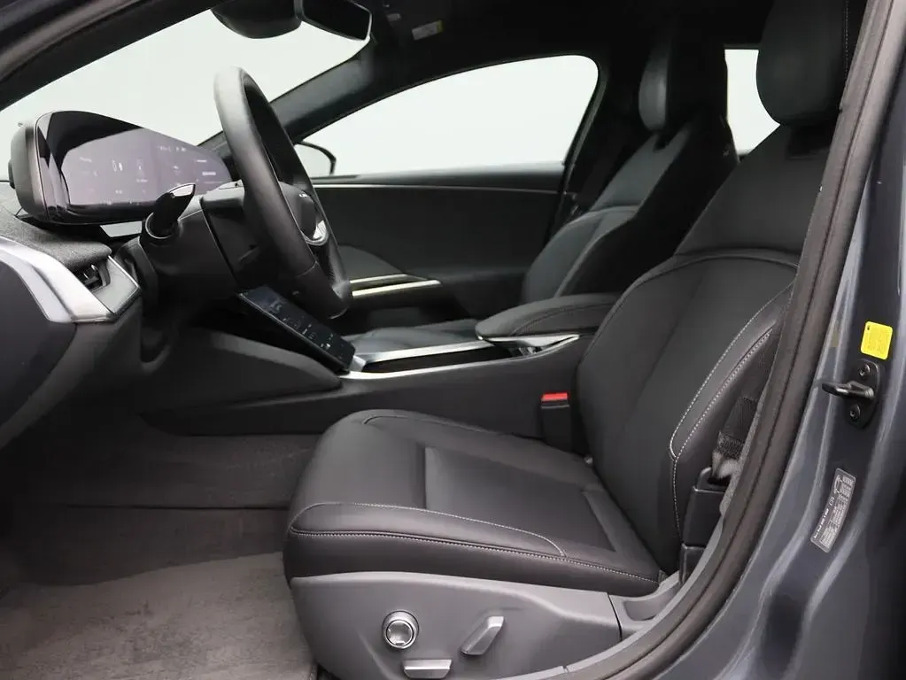 Gebraucht Lucid Air Pure 358 kW (487 PS) 2024 Blau Limousine