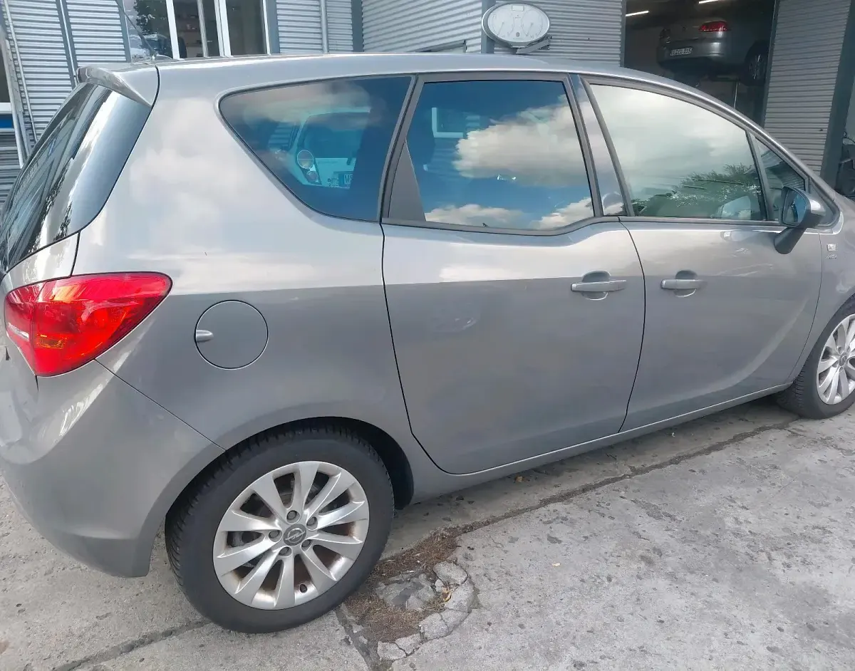 Gebraucht Opel Meriva Active 120 PS (88 kW) 2013 Grau Van / Kleinbus