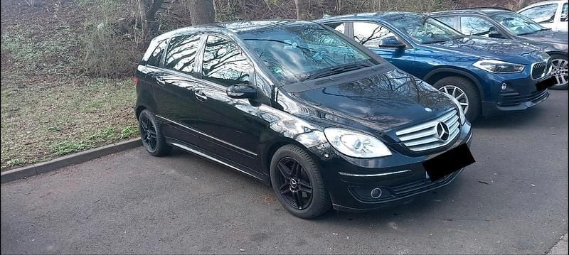 Schwarz Gebraucht 2007 Mercedes B180 Van / Kleinbus | 4.990 € (Etwas zu teuer) - Bild 1/4