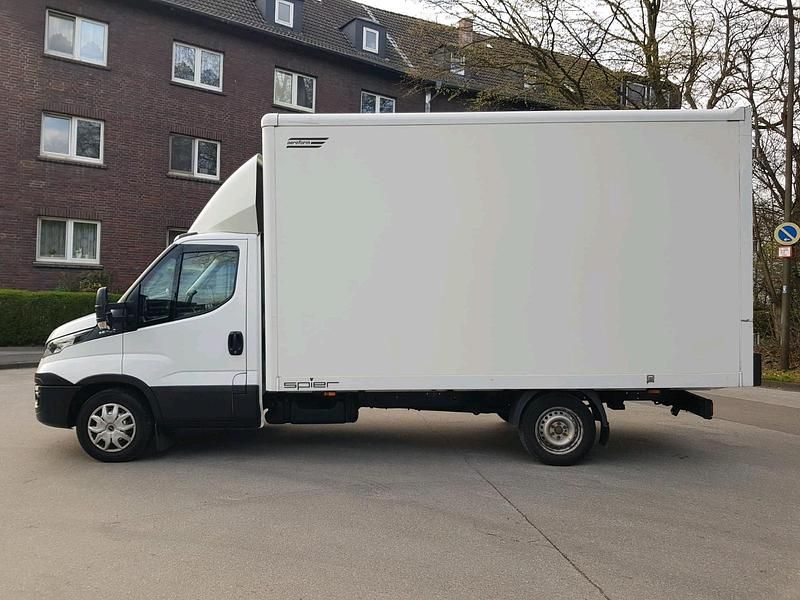 Gebraucht Iveco Daily 160 PS (117 kW) 2019 Weiß Van / Kleinbus