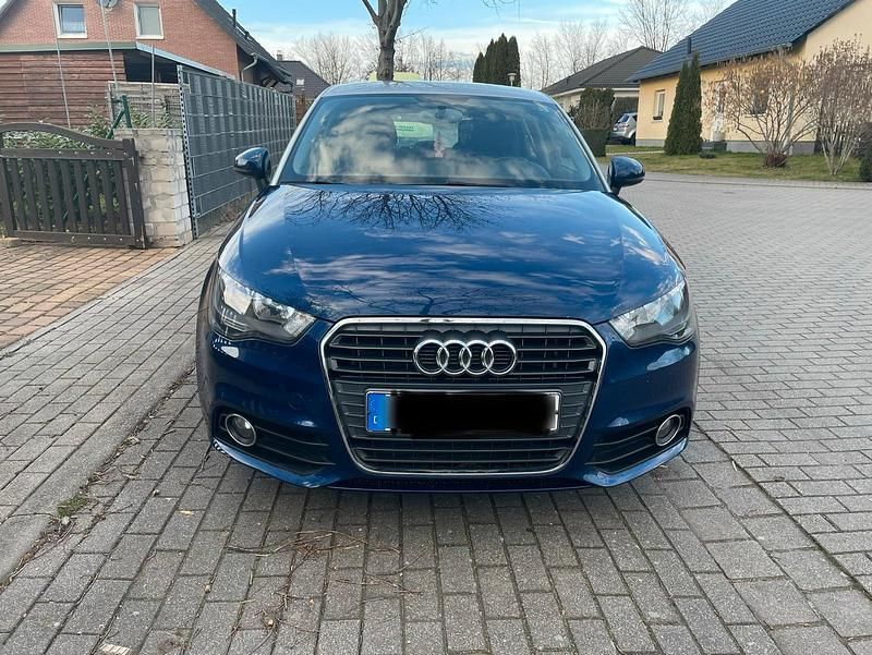 Blau Gebraucht 2013 Audi A1 Kleinwagen | 4.500 € (Superpreis) - Bild 1/4