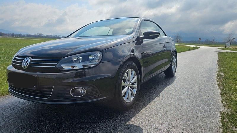 Second-hand VW Eos Basis 122 CP (89 kW) 2014 Negru Cabrio