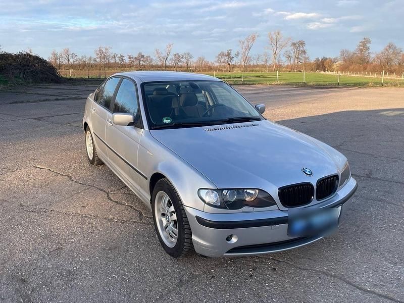 Gebraucht BMW 318 143 PS (105 kW) 2002 Silber Limousine