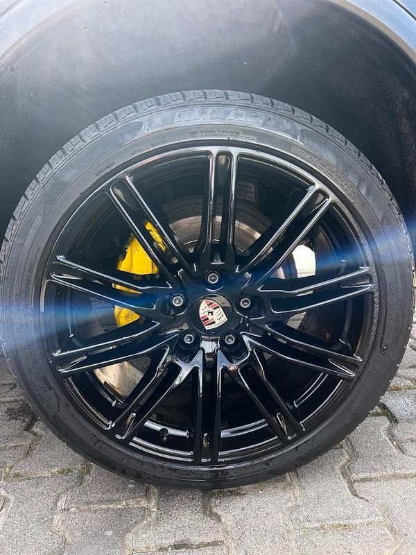Second-hand Porsche Cayenne 245 CP (180 kW) 2013 Negru SUV
