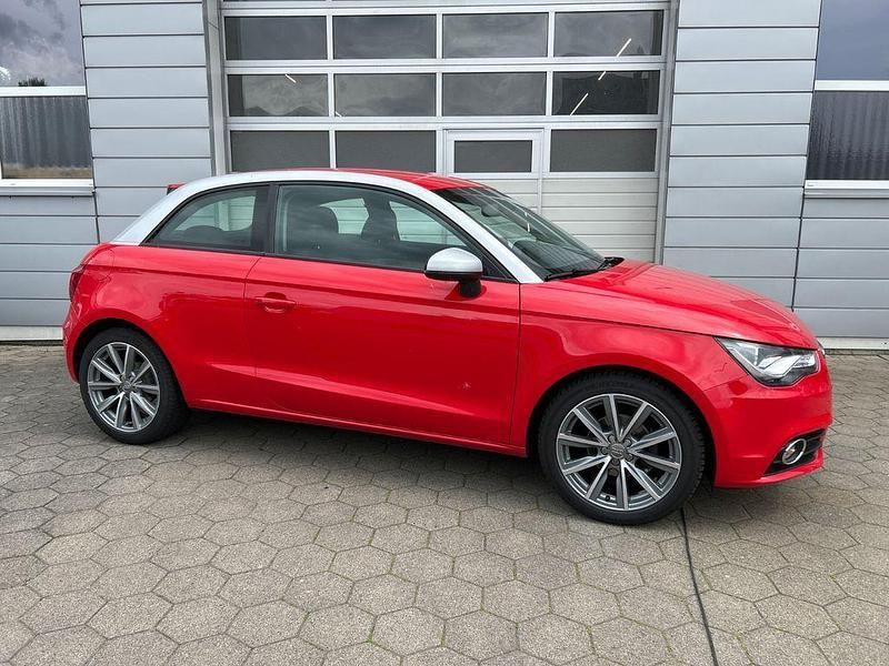 Gebraucht Audi A1 Ambition 90 PS (66 kW) 2014 Rot Kleinwagen