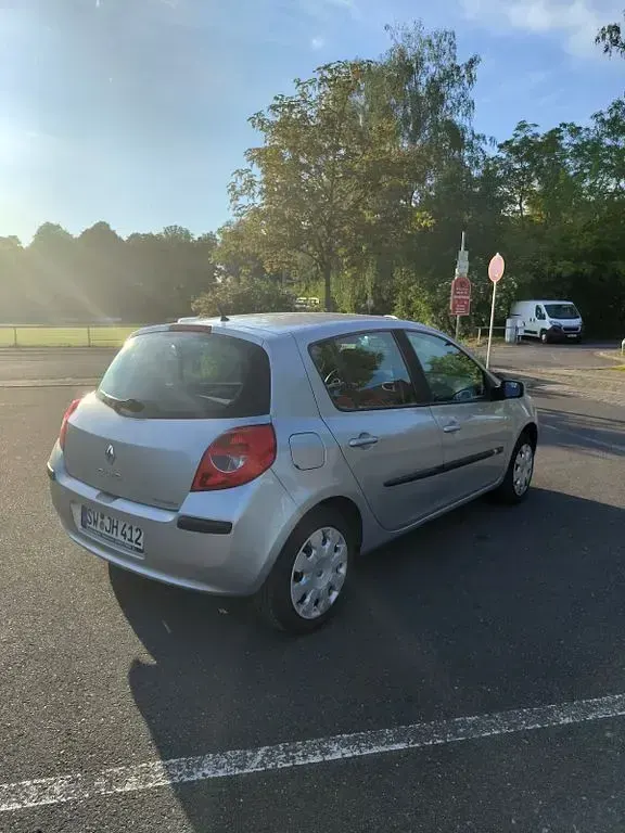 Occasion Renault Clio III 75 ch (55 kW) 2006 Argent Berline