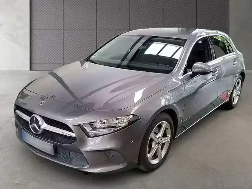 Gebraucht Mercedes A200 120 PS (88 kW) 2020 Limousine