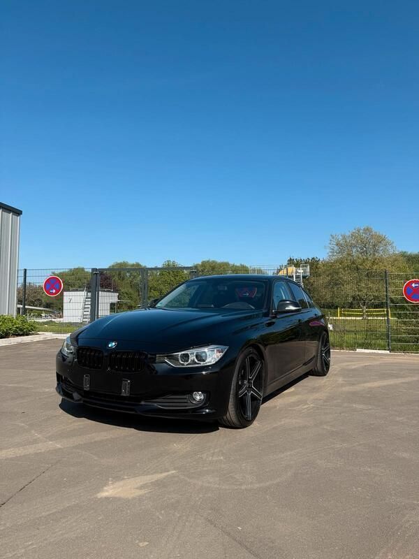 Schwarz Gebraucht 2012 BMW 318 Limousine | 13.500 € (Teuer) - Bild 1/4