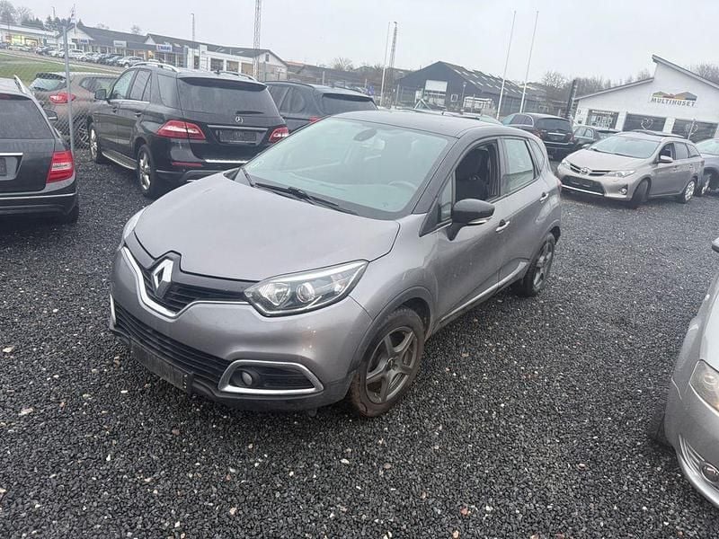 Grau Gebraucht 2014 Renault Captur Dynamique SUV | 5.200 € (Fairer Preis) - Bild 1/4