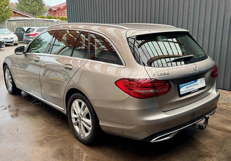 Gebraucht Mercedes C200 Avantgarde 160 PS (117 kW) 2019 Silber Kombi