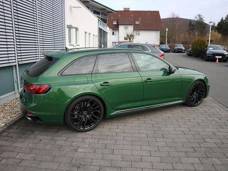 Gebraucht Audi RS4 Ambiente 450 PS (330 kW) 2022 Sonomagrün metallic Kombi