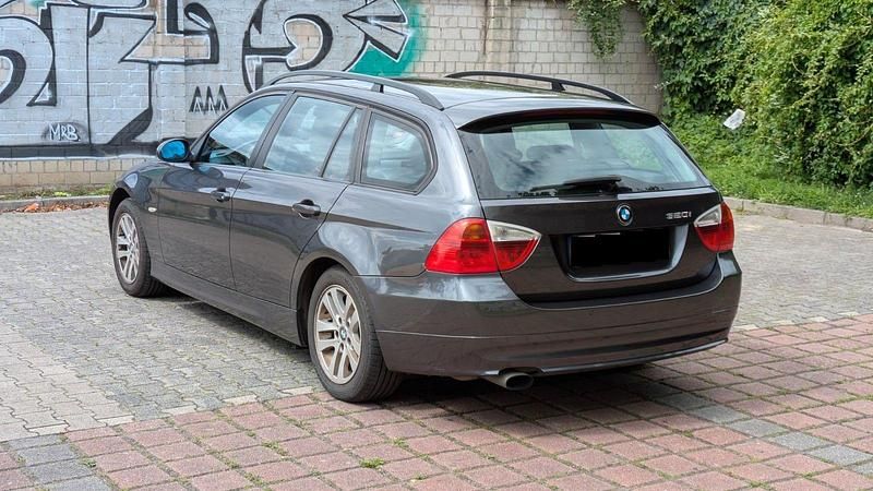 Gebraucht BMW 320 170 PS (125 kW) 2008 Grau Kombi