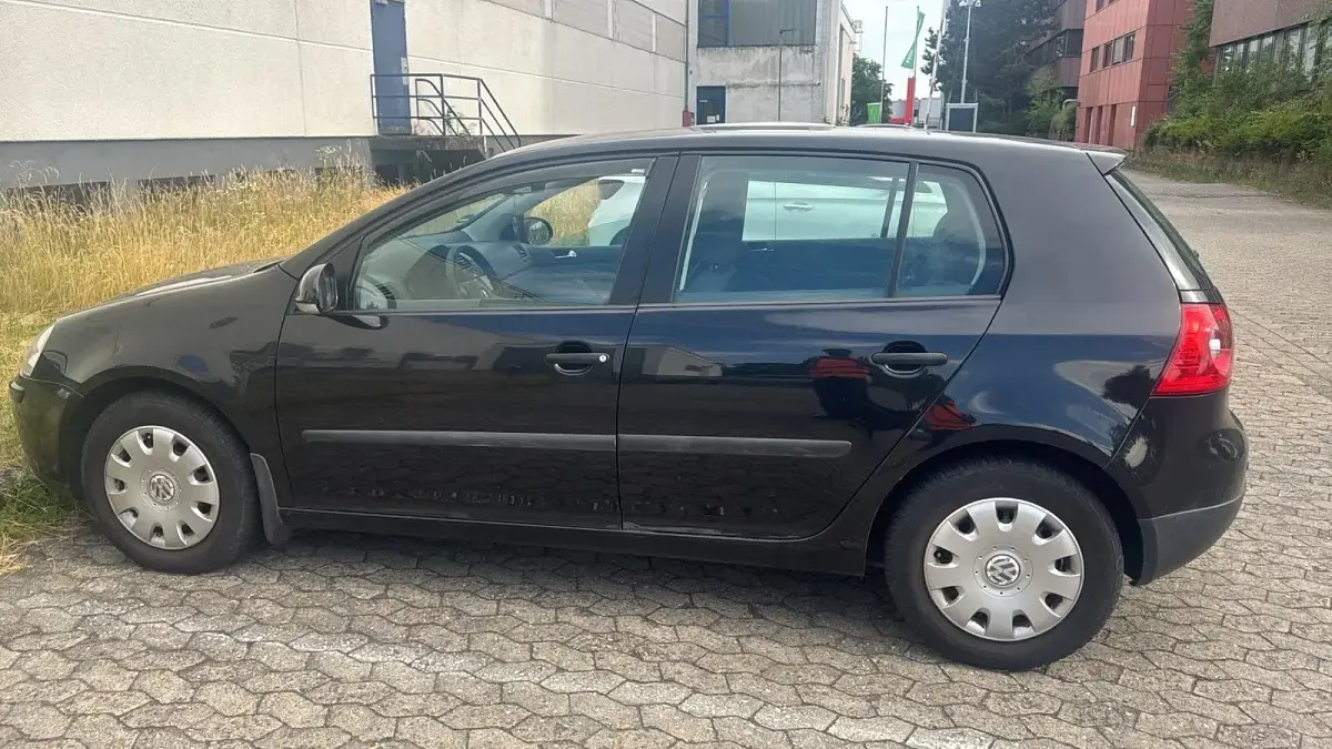 Gebraucht VW Golf V 102 PS (75 kW) 2004 Schwarz Kleinwagen