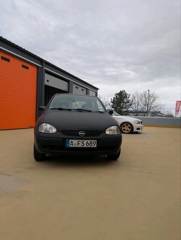 Schwarz Gebraucht 2000 Opel Corsa Kleinwagen | 280 € (Superpreis) - Bild 1/4