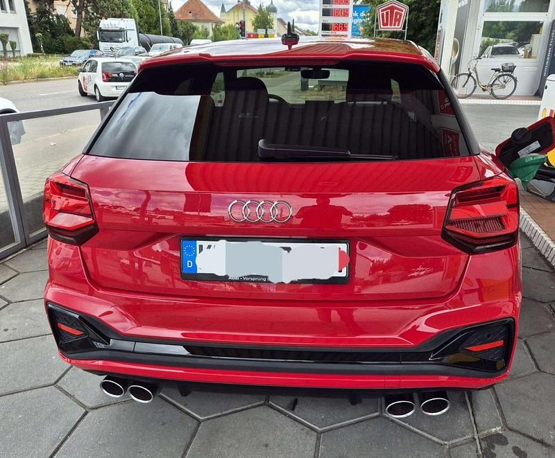 Gebraucht Audi SQ2 Comfort 300 PS (220 kW) 2024 Rot SUV