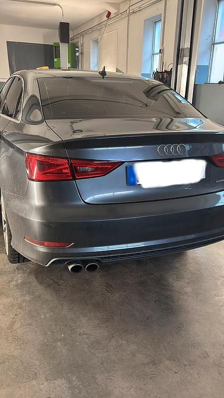 Gebraucht Audi A3 S-Line 184 PS (135 kW) 2015 Grau Limousine