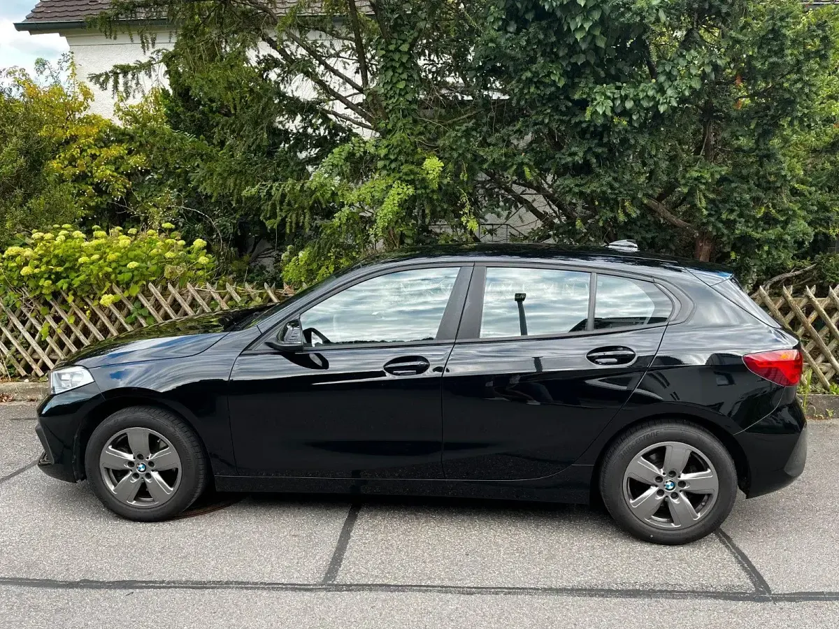 Gebraucht BMW 118 Advantage 140 PS (102 kW) 2020 Schwarz Limousine
