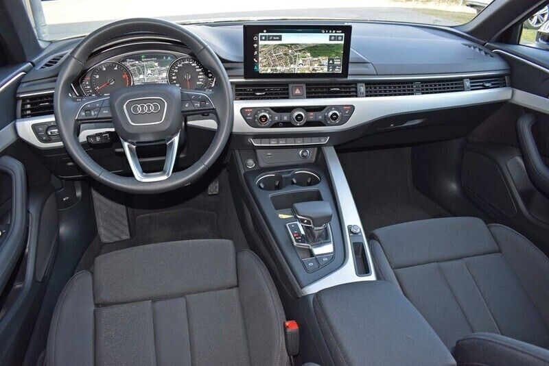 Gebraucht Audi A4 S-Line 163 PS (119 kW) 2024 Schwarz Kombi