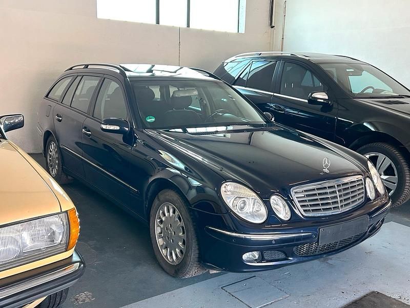 Gebraucht Mercedes E200 Elegance 163 PS (119 kW) 2005 Blau Kombi