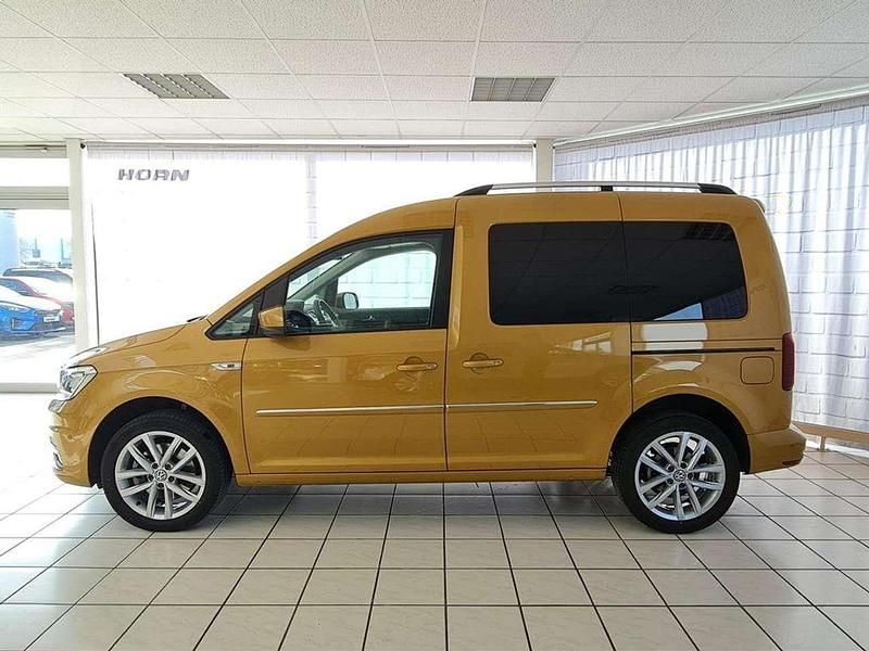Gebraucht VW Caddy Highline 131 PS (96 kW) 2020 Sandstorm yellow metallic Van / Kleinbus